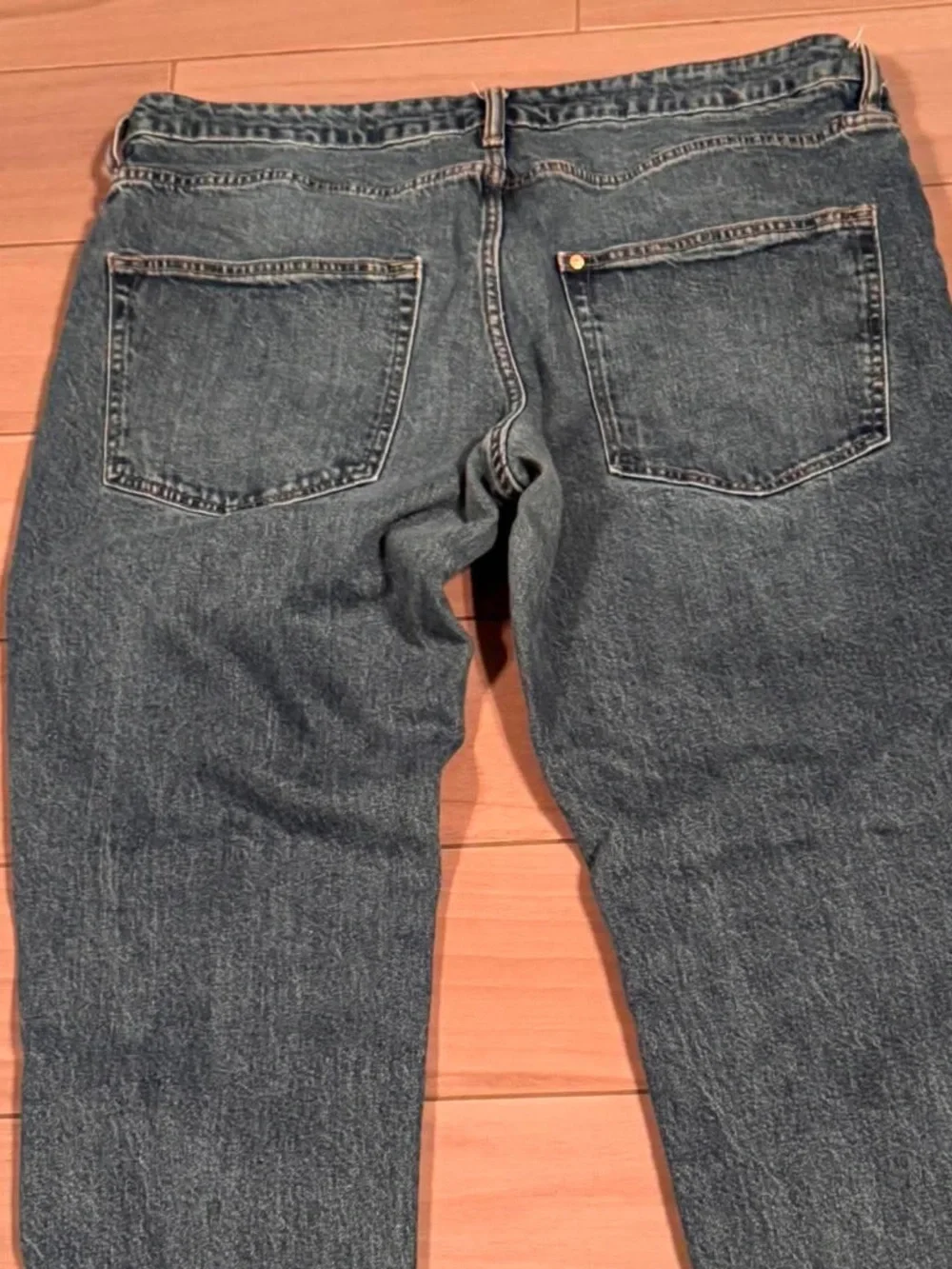 H&M Women's Straight Jeans in Medium Blue Wash 38x32